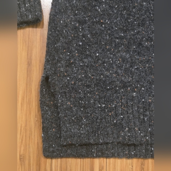 NWOT Well Worn Charcoal Sweater - Picture 3 of 10